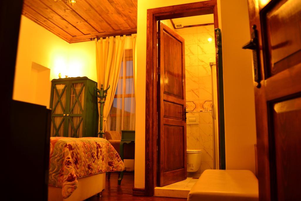 Aristonicus Boutique Hotel Бергама Стая снимка